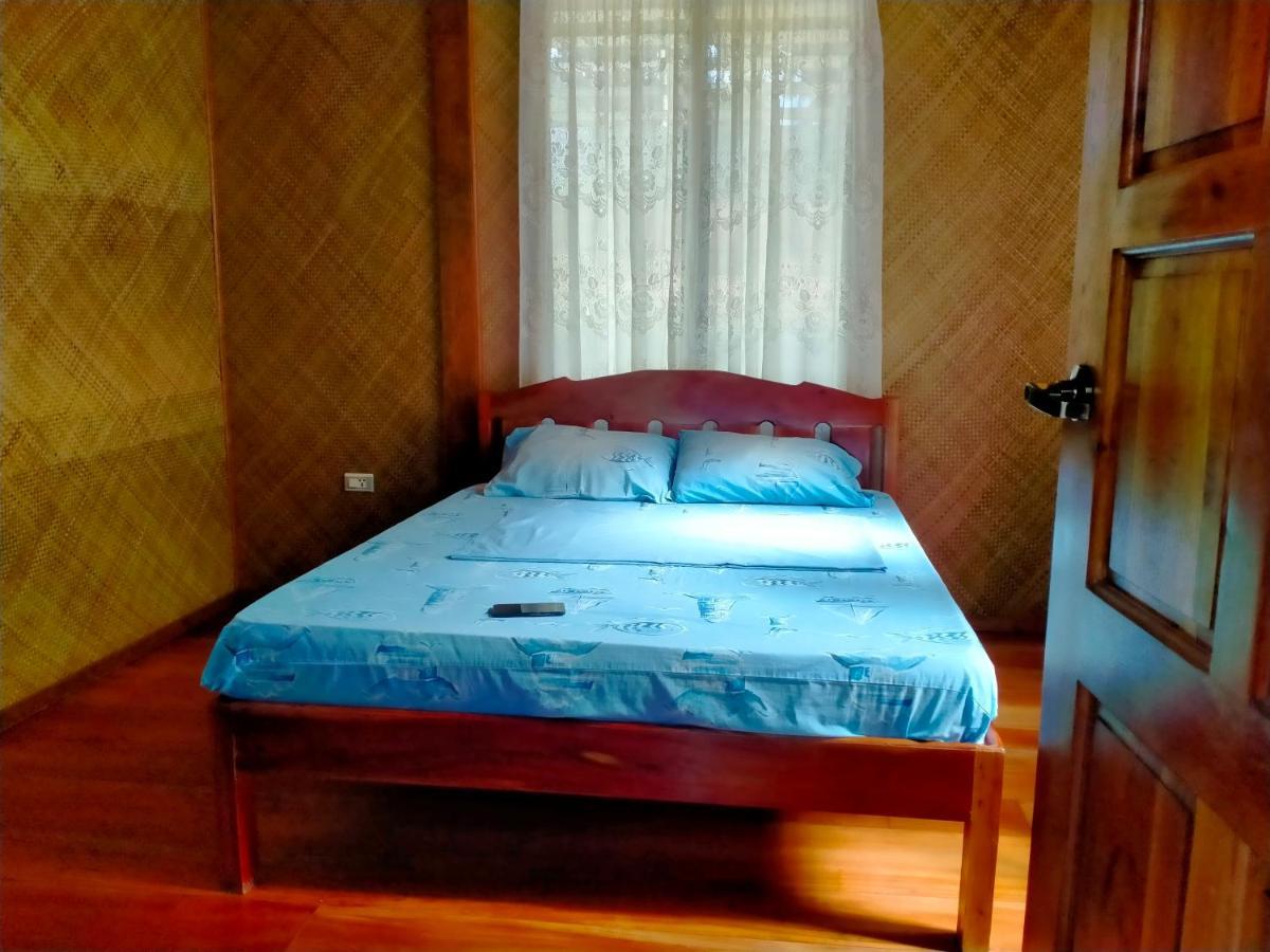 Hostel Jjs Backpackers Village Siquijor
